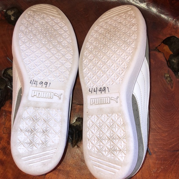 Pumas Gray Suede sz 10 women’s. Gently used condition. - Picture 6 of 7